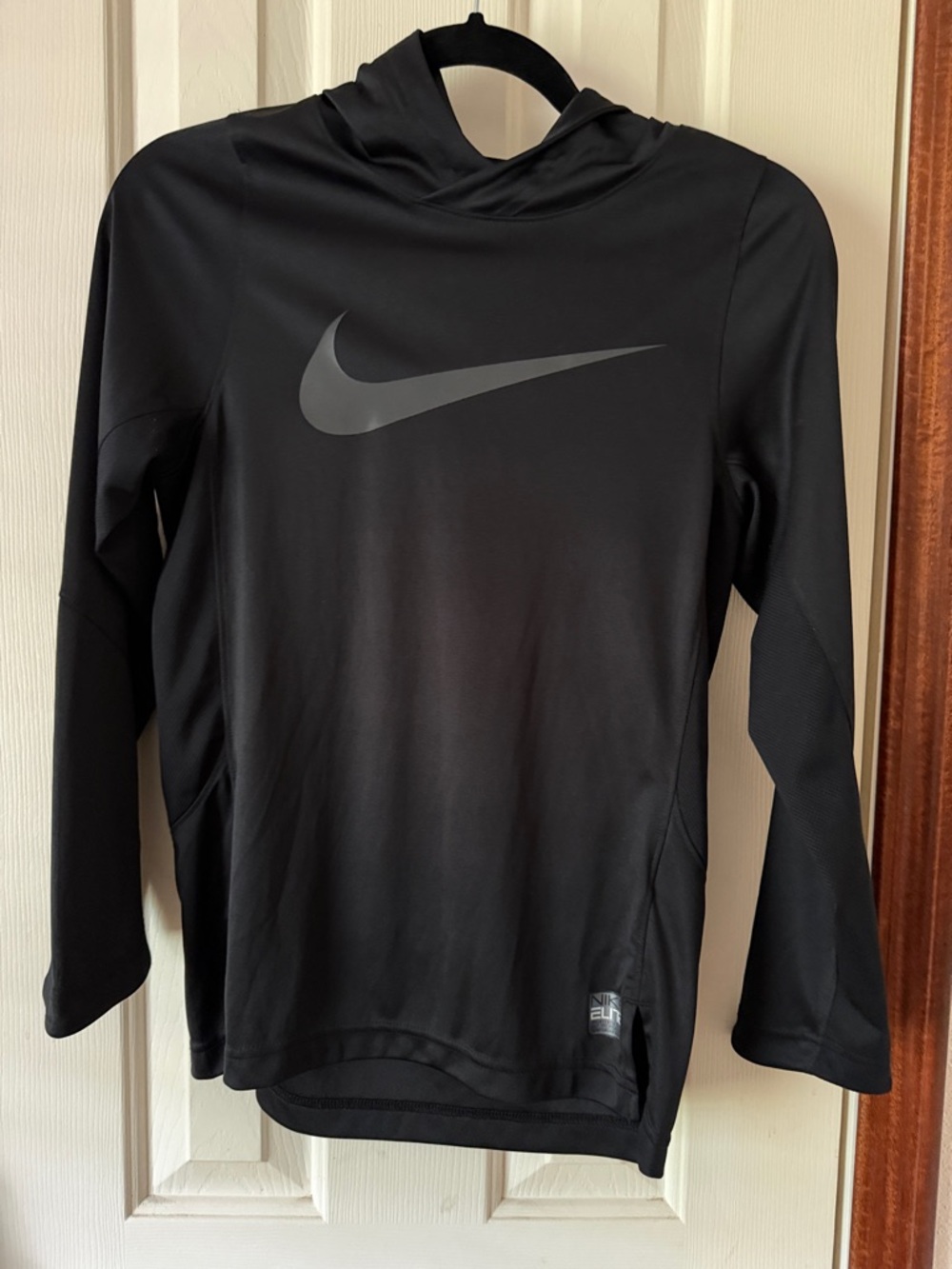 Women’s Nike dri fit long sleeve hooded top